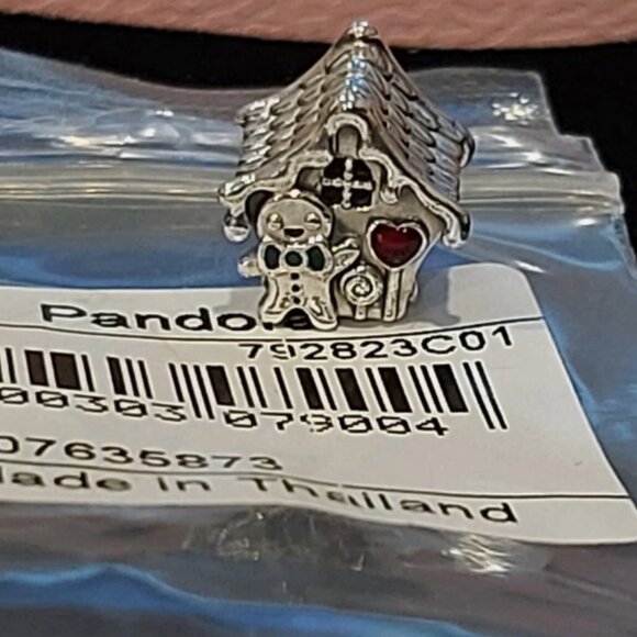Auth PANDORA STERLING SILVER GINGERBREAD HOUSE CHARM 792823C01 *2023 COLLECTION* - Picture 12 of 12